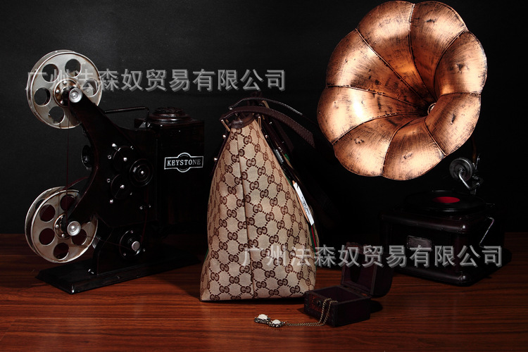 GUCCI 139260 咖啡色 (6)