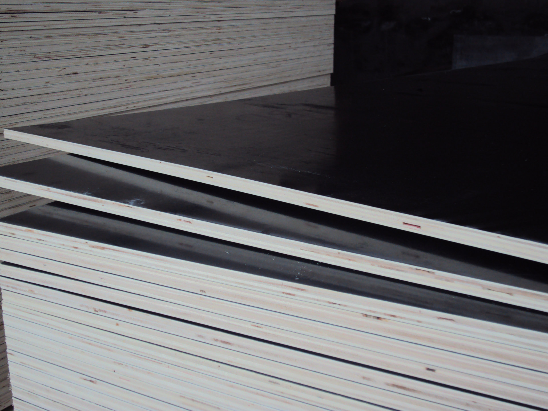 【专业生产】一次成型防水木胶板 清水模板 图片