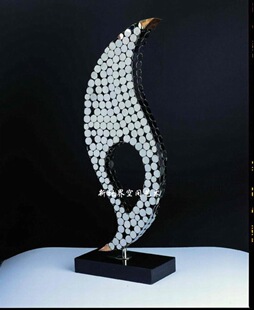 批发采购金属工艺品-圆片制作动物摆件 金属艺