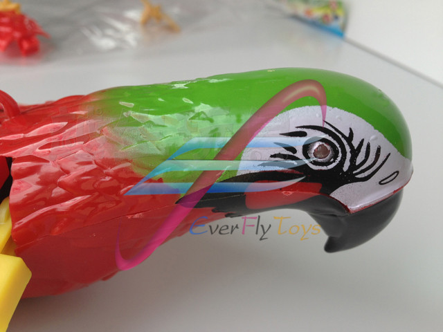 【批发最新款电动盘旋鹦鹉 有鹦鹉叫声 眼睛闪