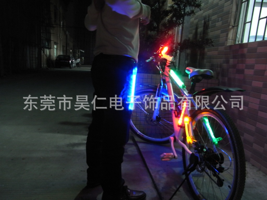 ( 厂家直销拥有专利权)led夜骑自行车警示棒 新款澳大利亚热卖