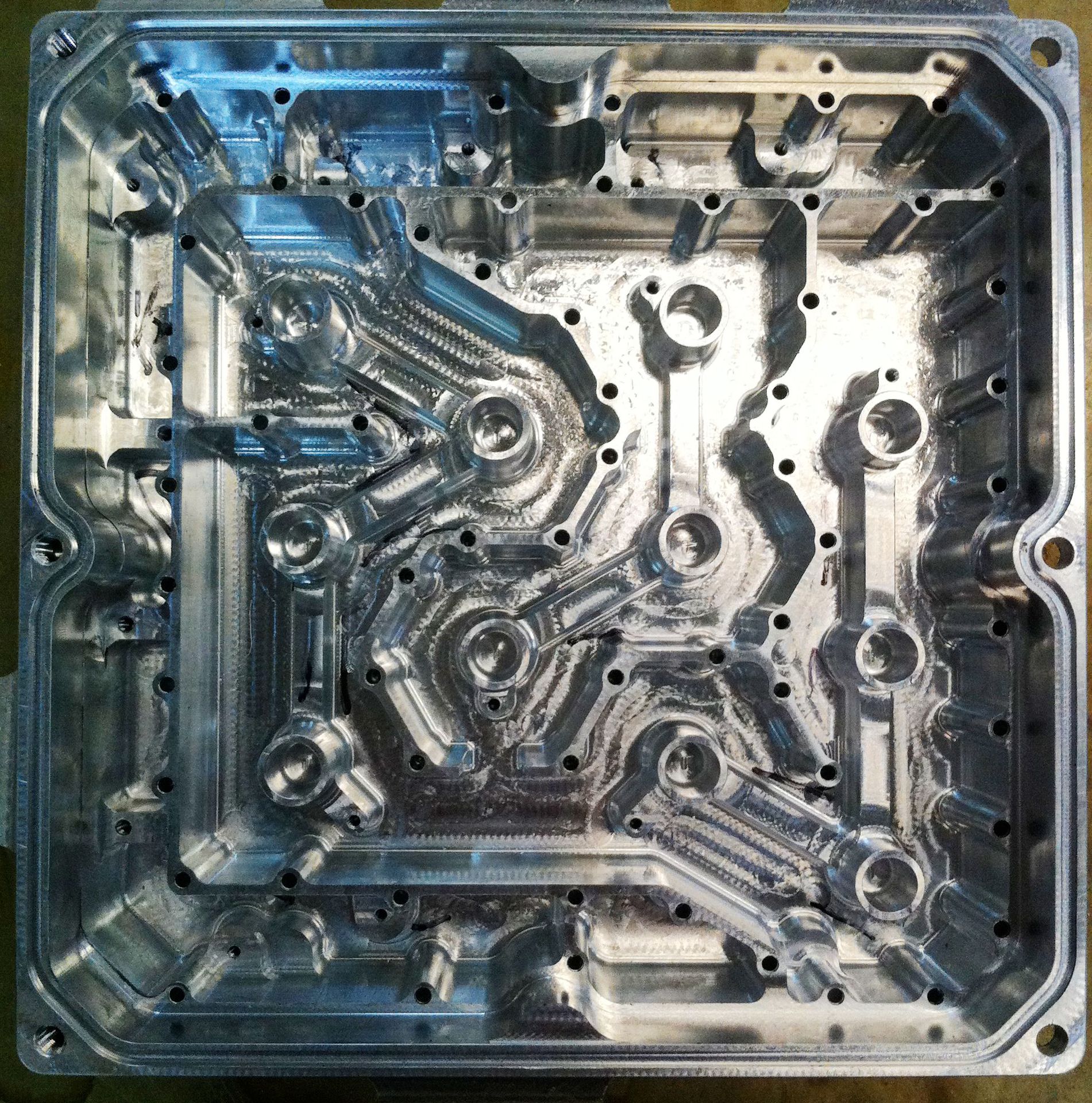 40台日本Brothercnc机加工 15年经验 通讯腔体