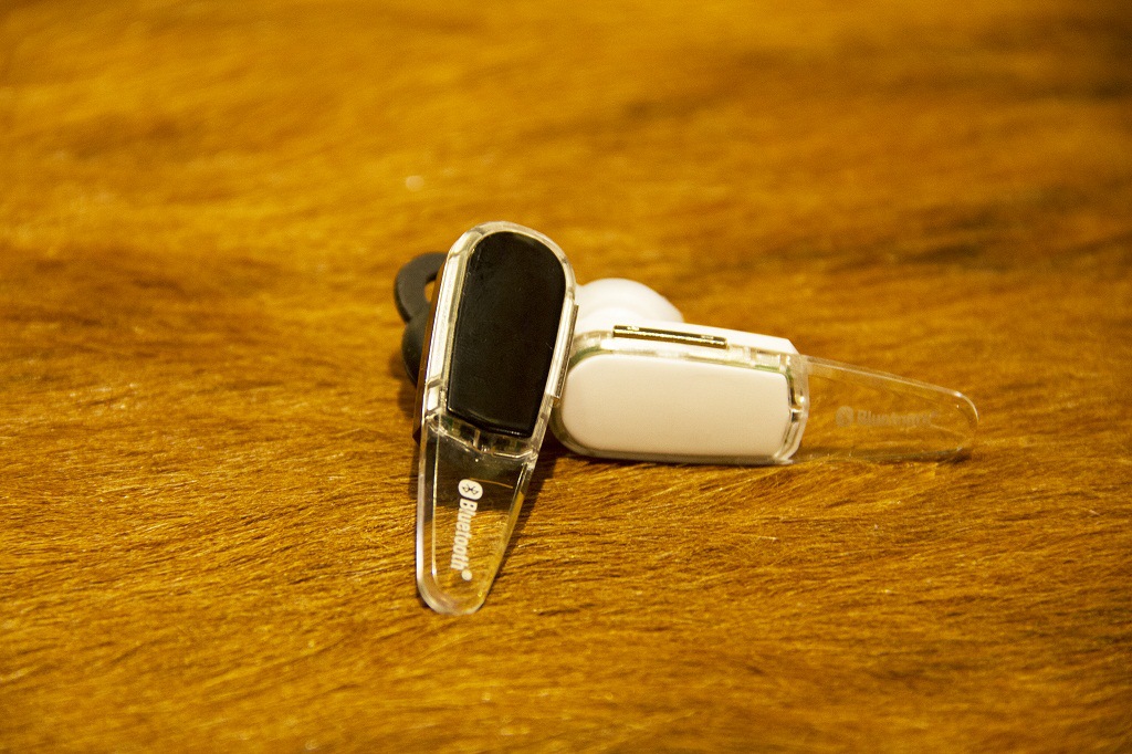 蓝牙耳机-M100 4.0蓝牙厂家 立体声耳机 歌曲切