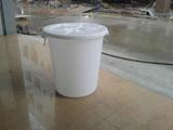 白色塑料垃圾桶2