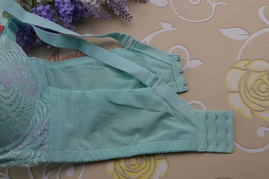 <em>文胸</em>-<em>布拉克斯</em>W6833#中模杯 品牌高档内衣文