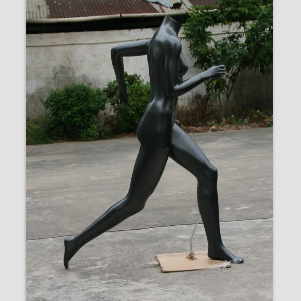 【提供国内外著名运动品牌服装跑步女模特】