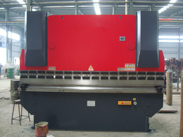 液压板料折弯机3