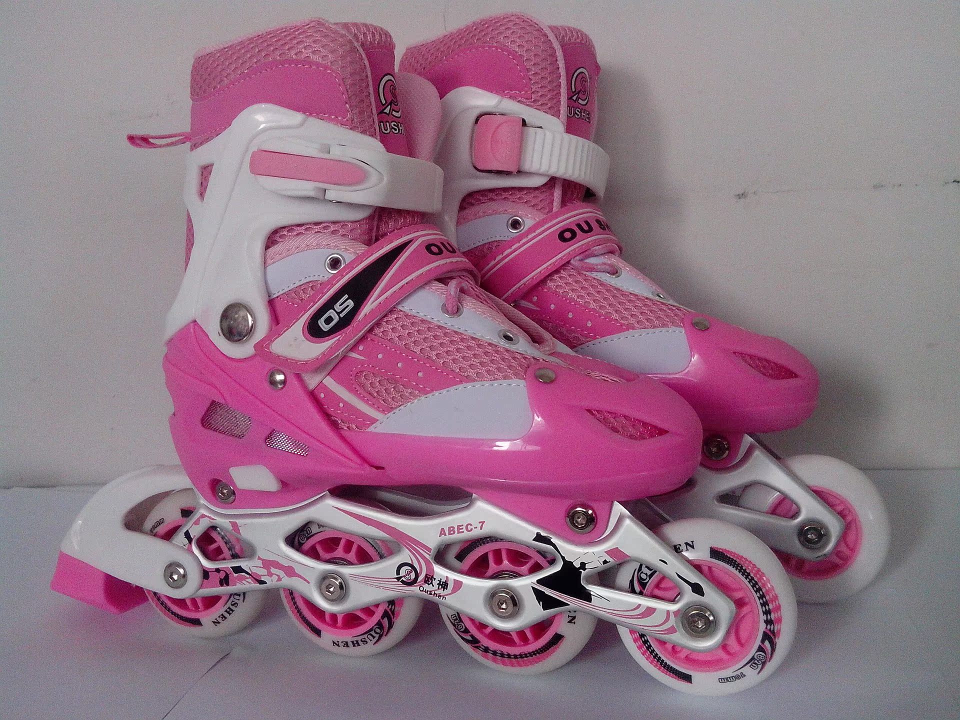 厂家直销 2014最便宜的儿童轮滑溜冰鞋,可调节 价格便宜质量保证