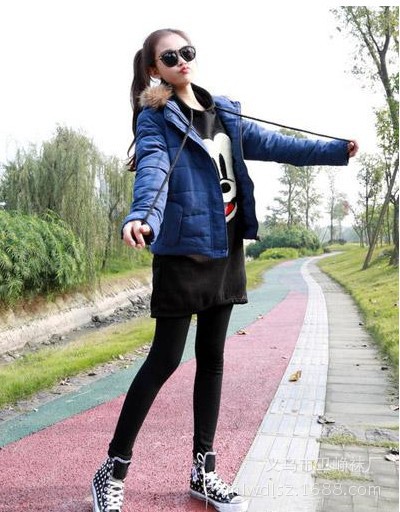 韩版棉服搭配打底裤冬季简单好看的经典穿法
