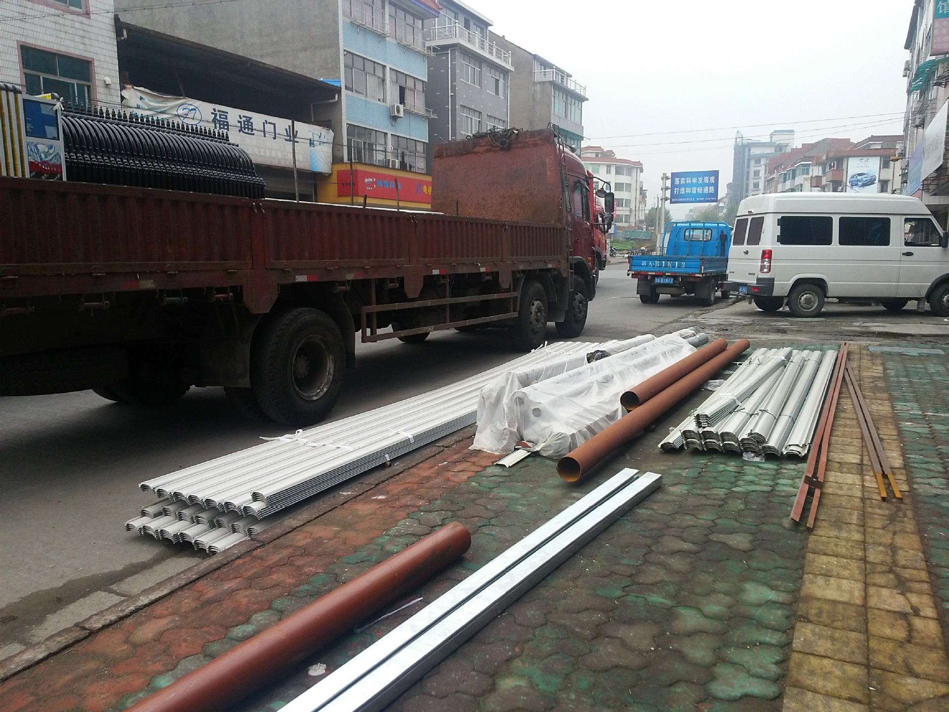 抗风门批发装车