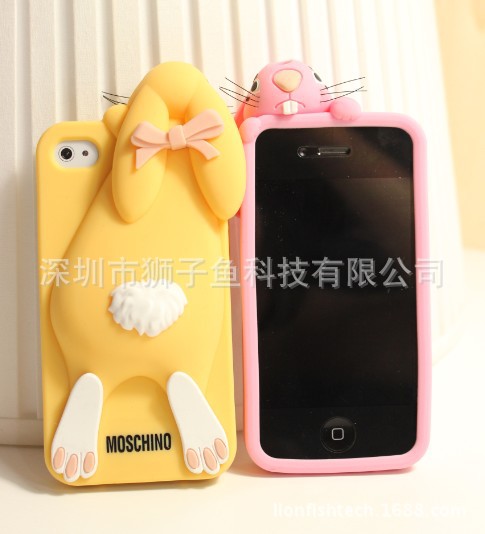 moschino iphone bunny