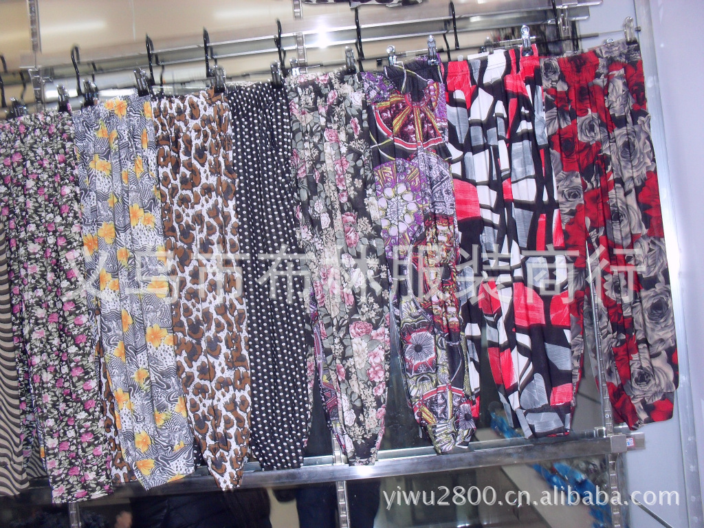 厂家直销中老年女哈伦裤中年女士裤子花裤 女