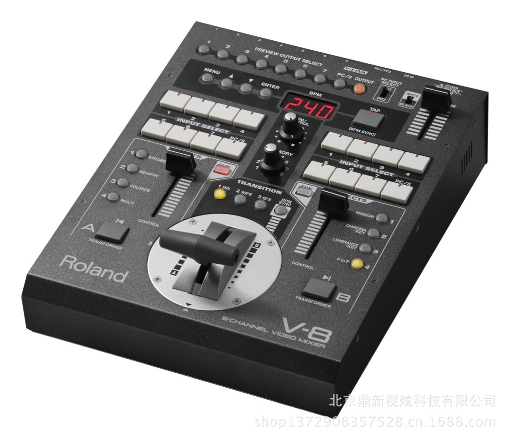 Roland V-8侧