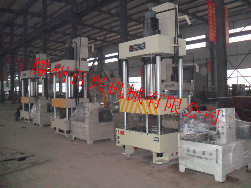 树脂井盖液压机·1_副本