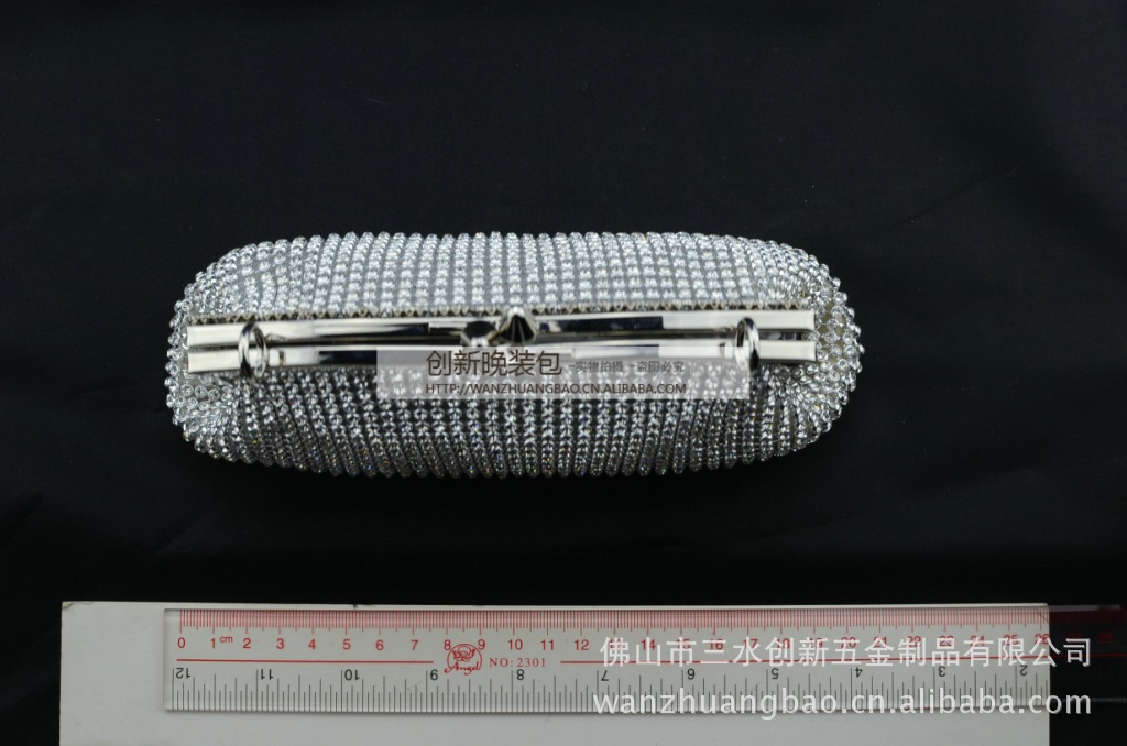 选购包包时，一定要参照尺寸介绍