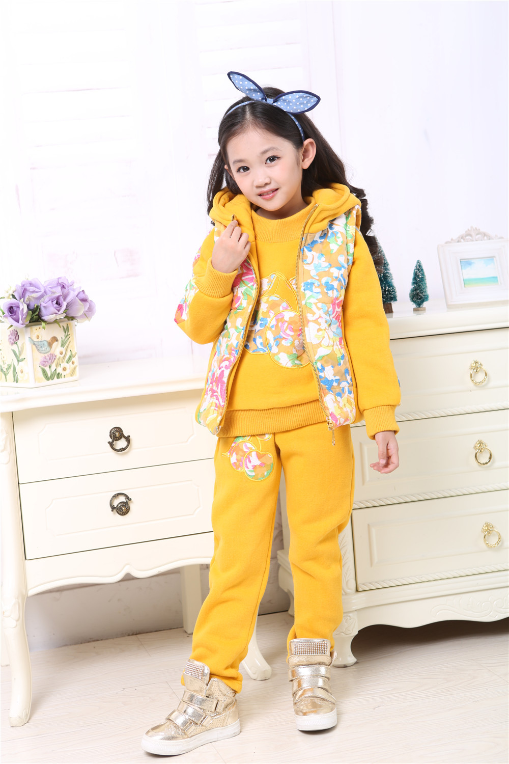 【<em>女童冬装女童秋冬装</em>2013新款套装儿童运动