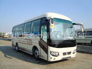 金旅XML6858J18客车ISDe210东风康明斯发动机