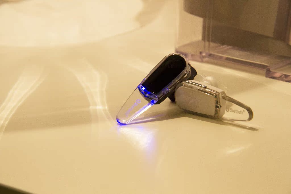 蓝牙耳机-M100 4.0蓝牙厂家 立体声耳机 歌曲切