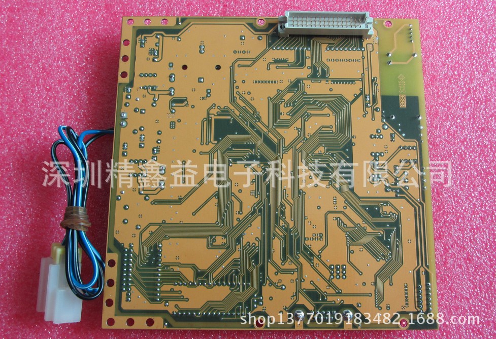 MMIK32 背面