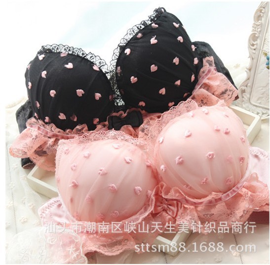 可爱甜美日系少女<em>文胸套装</em>性感蕾丝<em>刺绣</em>桃心蕾