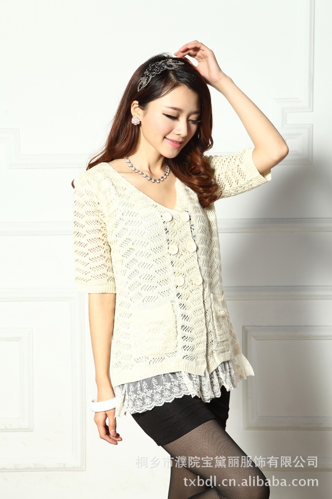 2013新款春装镂空短袖蕾丝花边<em>双排扣开衫针</em>