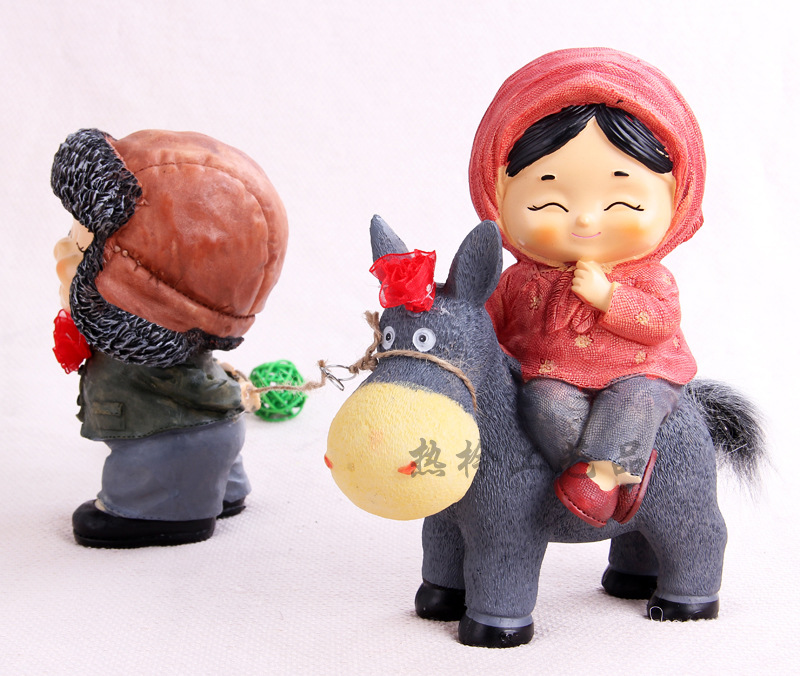 【9月新款 树脂东北人娶媳妇树脂娃娃储蓄罐 