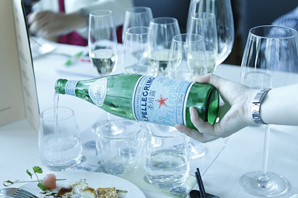 意大利進(jìn)口圣培露充氣天然礦泉水 批發(fā) 若堿性水750ml*12整箱起批