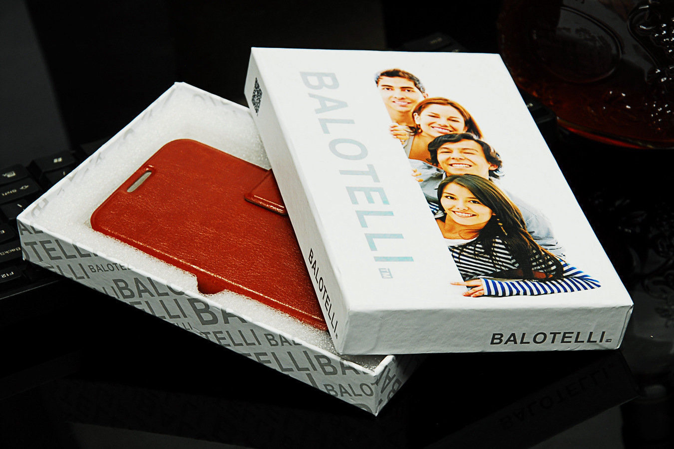 G9005磁扣支架疯马纹皮套包装