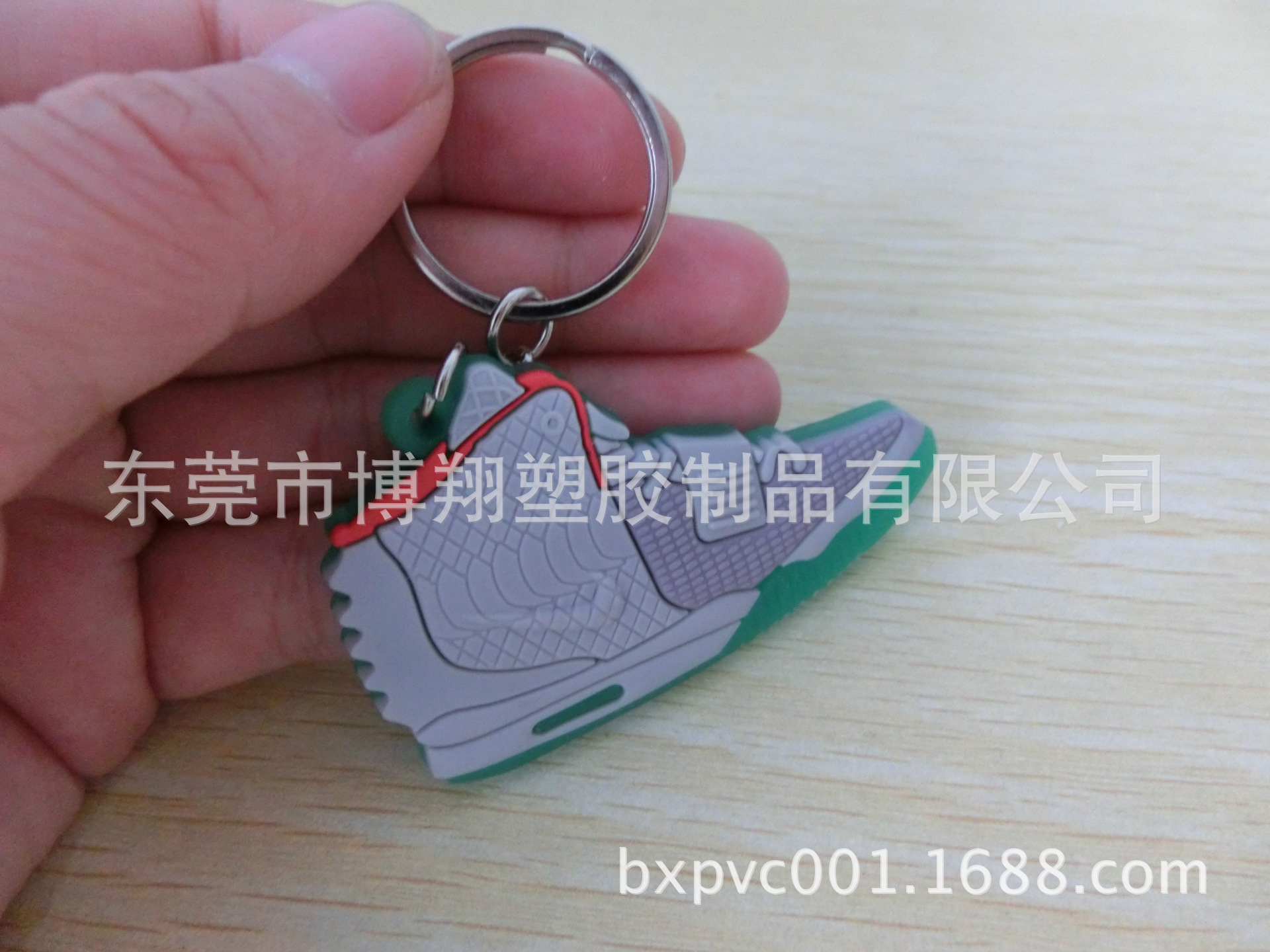 批发采购钥匙配饰-厂家供应耐克球星球鞋款钥