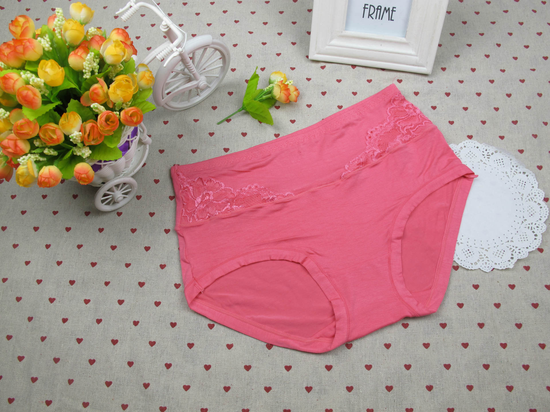 厂家直售 莫代尔性感蕾丝边 女士中腰内裤 舒适