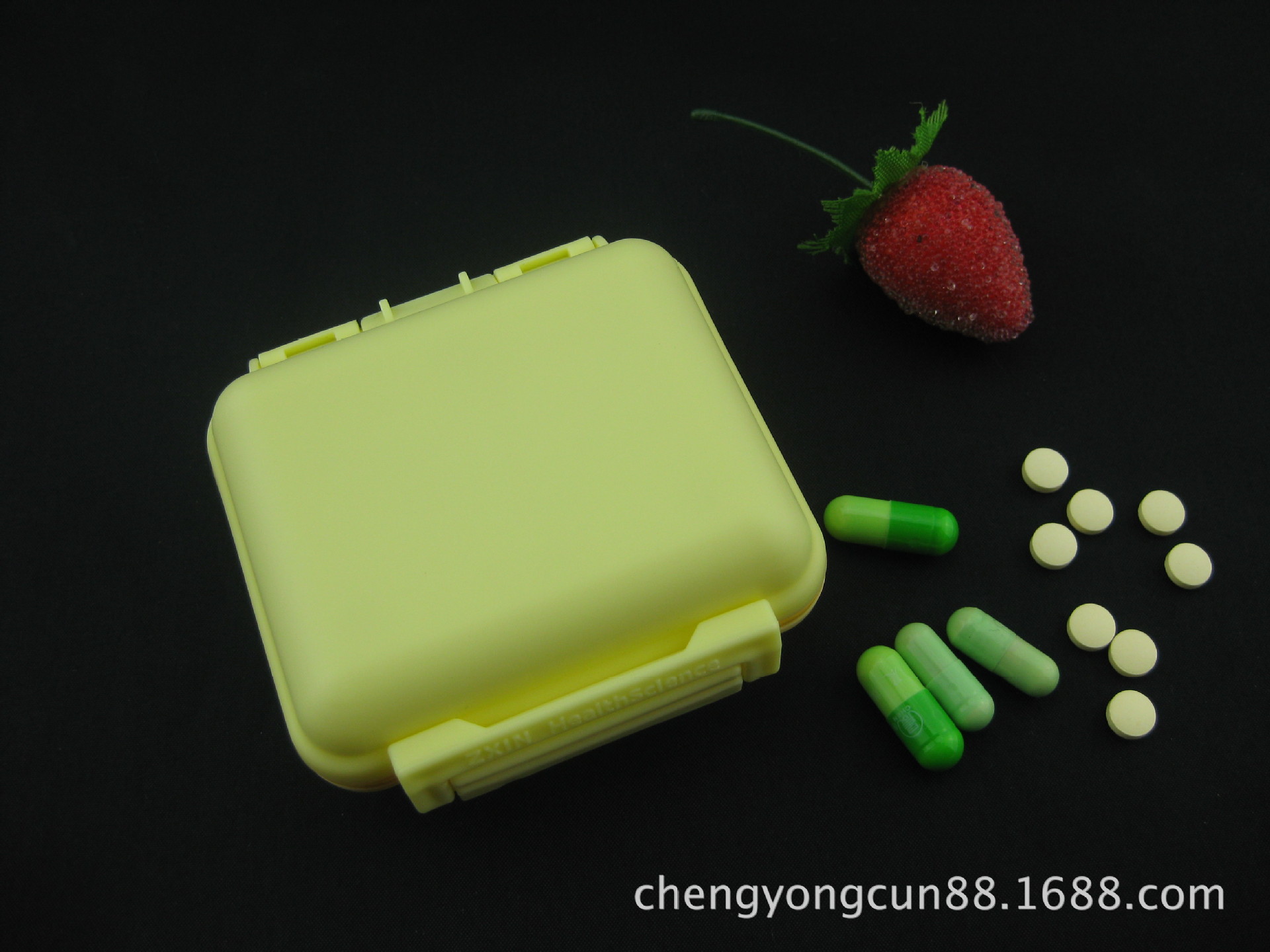 塑料盒-日本FANCL防潮便携万能药盒 密封塑料