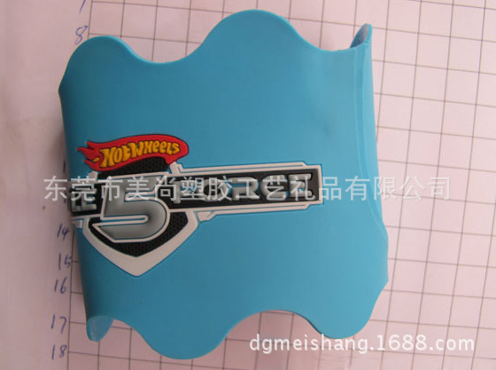 371095499_2073093214