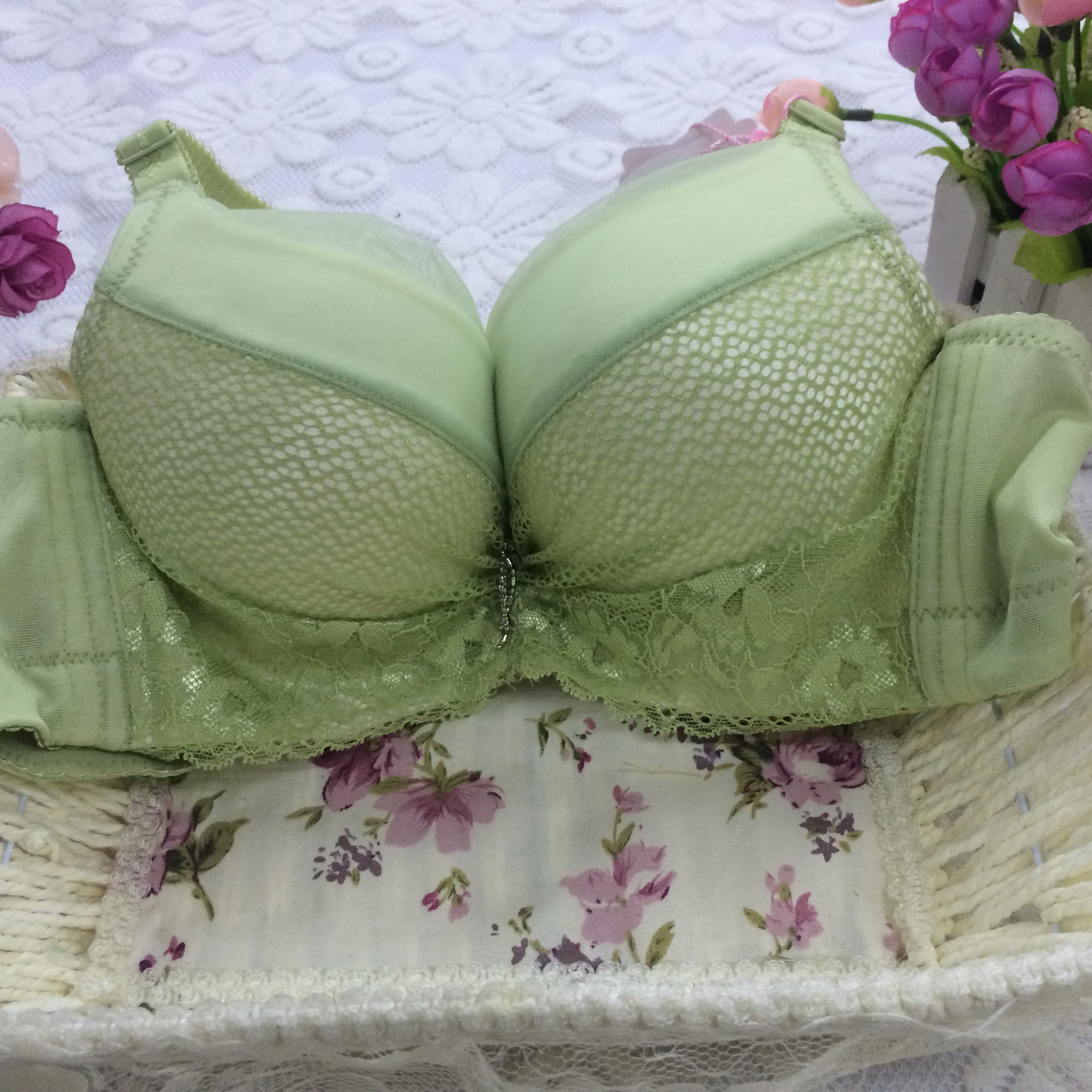 淘宝热卖 精油水袋加厚聚拢型蕾丝文胸 安吉婷6686 厂家直供