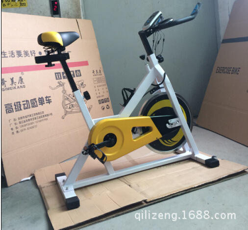 最新减肥塑形健身车,家用动感单车,炫彩黄黑白自行车