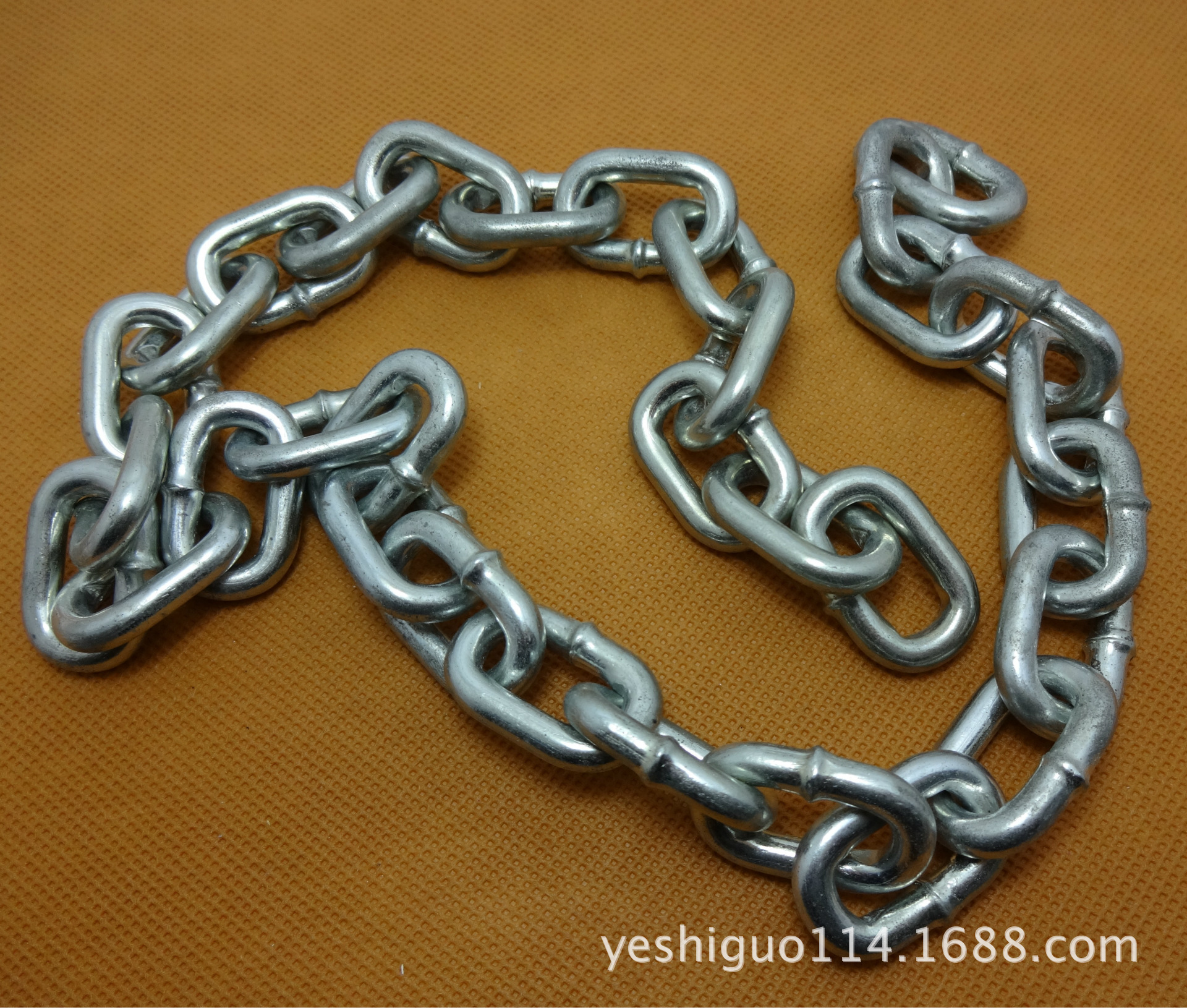 3D金属铁链高清晰图片素材-编号01708419-图行天下