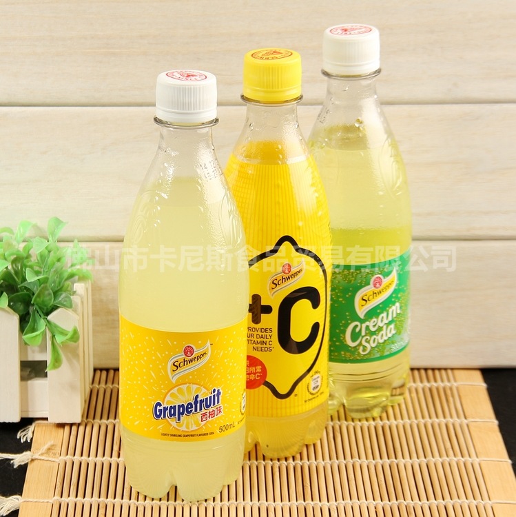 进口schweppes玉泉+c有汽柠檬味饮料500ml 瓶装苏打水批发