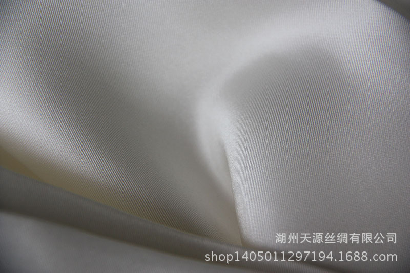 首页 布艺 丝绸面料 绸类 >斜纹绸 16m/m (tianyuan silk)   【现货