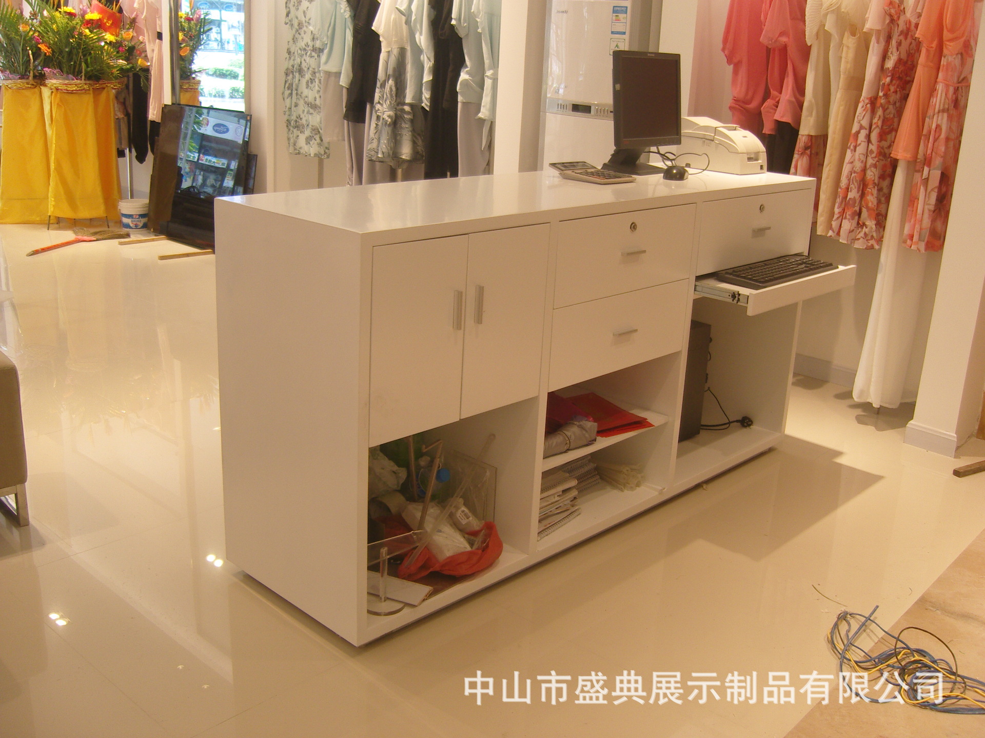 强力推荐 精品店收银台 童装店收银台 便利收银台 圆弧 全白收银台