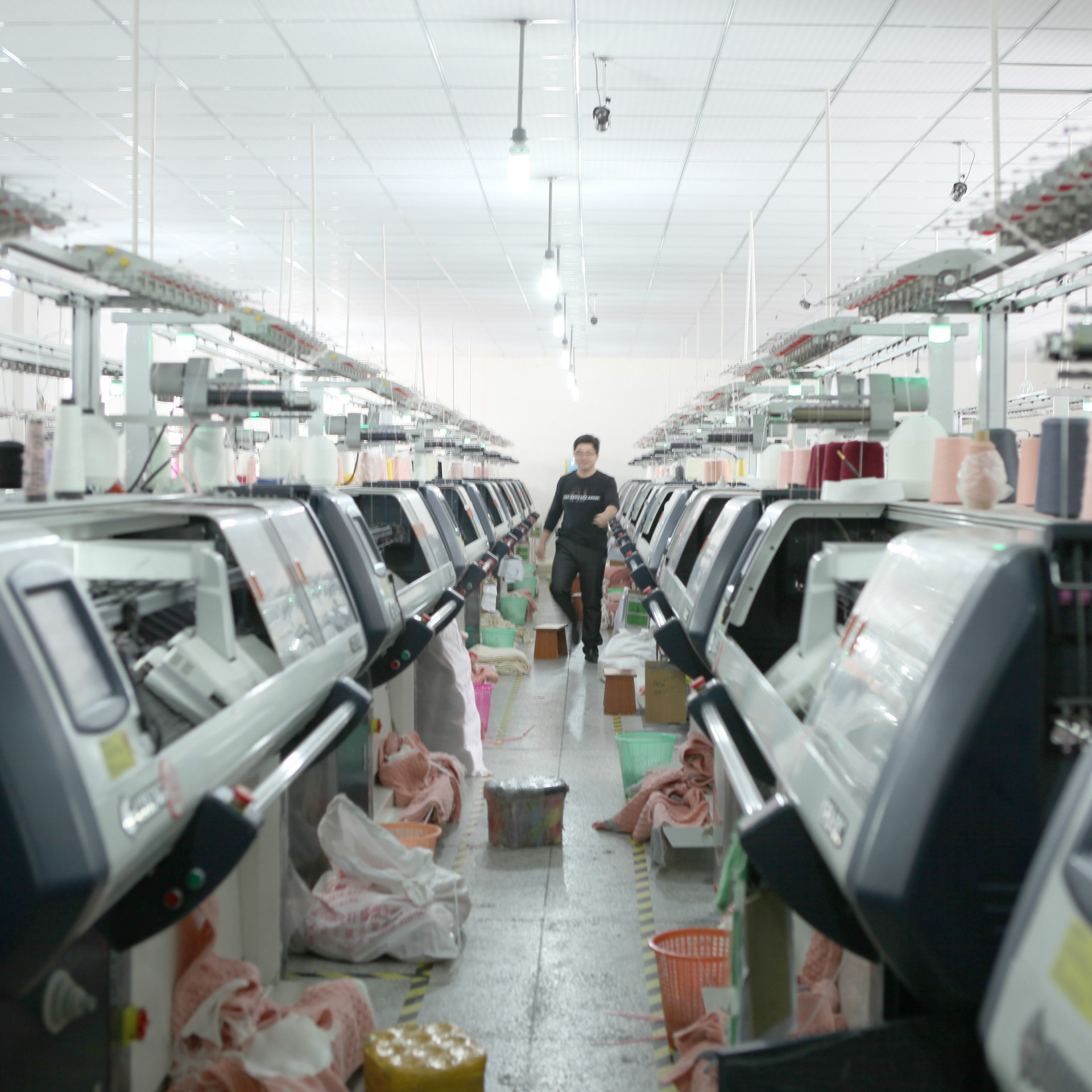 【淘<em>工厂</em>】男女童款<em>毛衣</em>针织衫 图片_高清大图