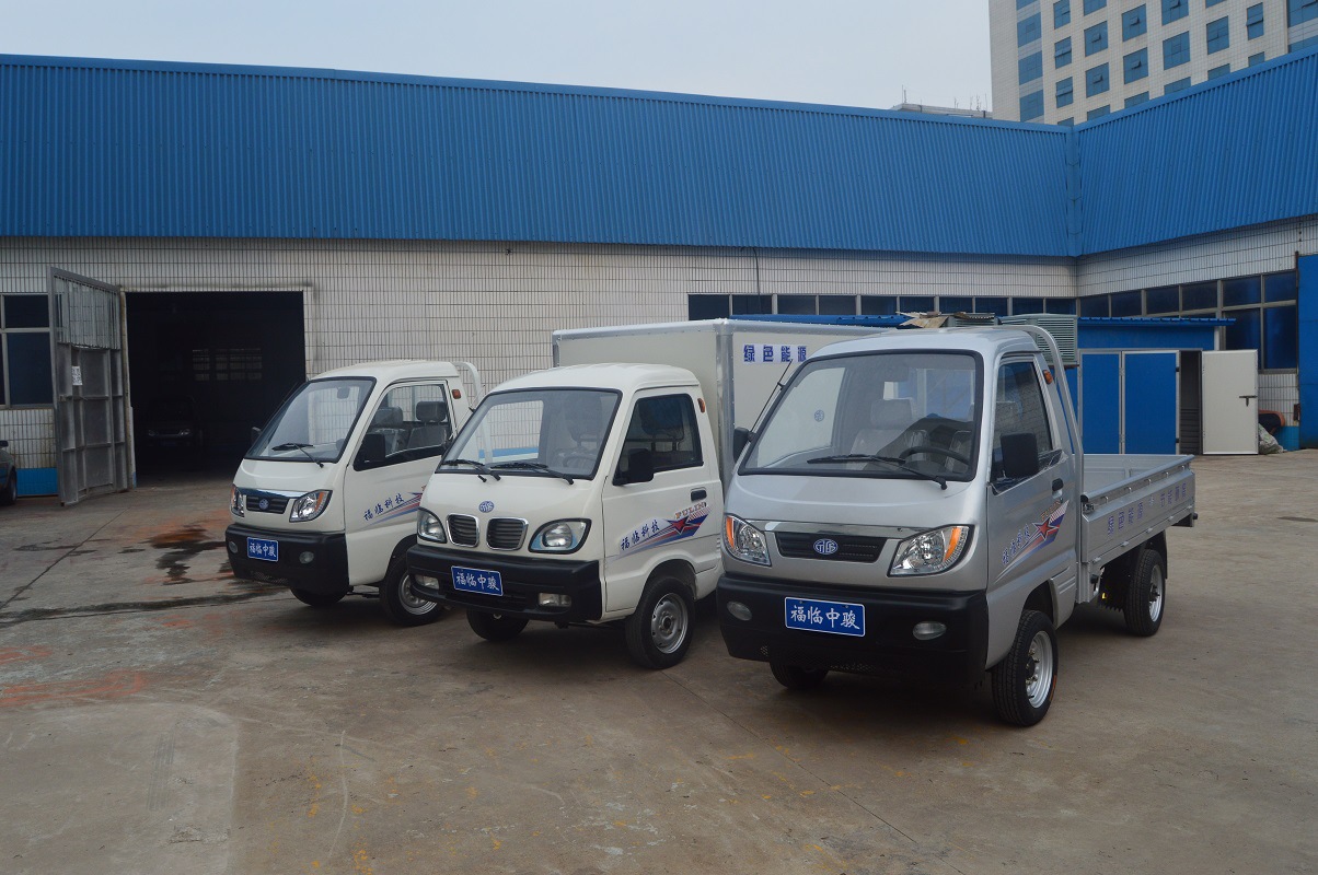四轮箱货油电两用货汽车