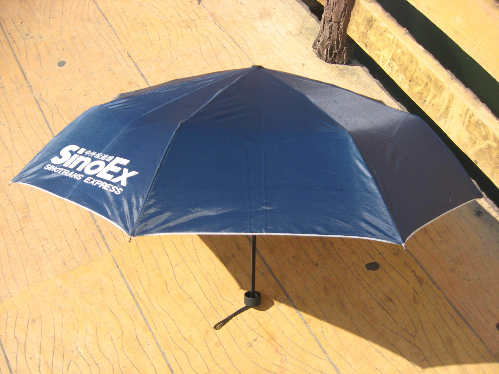 【厂家批发 23寸三折全自动伸缩雨伞 简约型雨