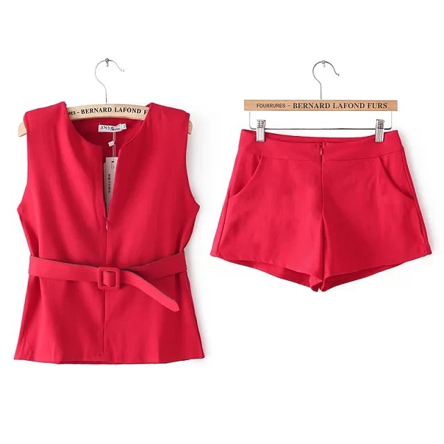 2014新款 背部拉链纯色高气场<em>时装T+短裤</em>休闲