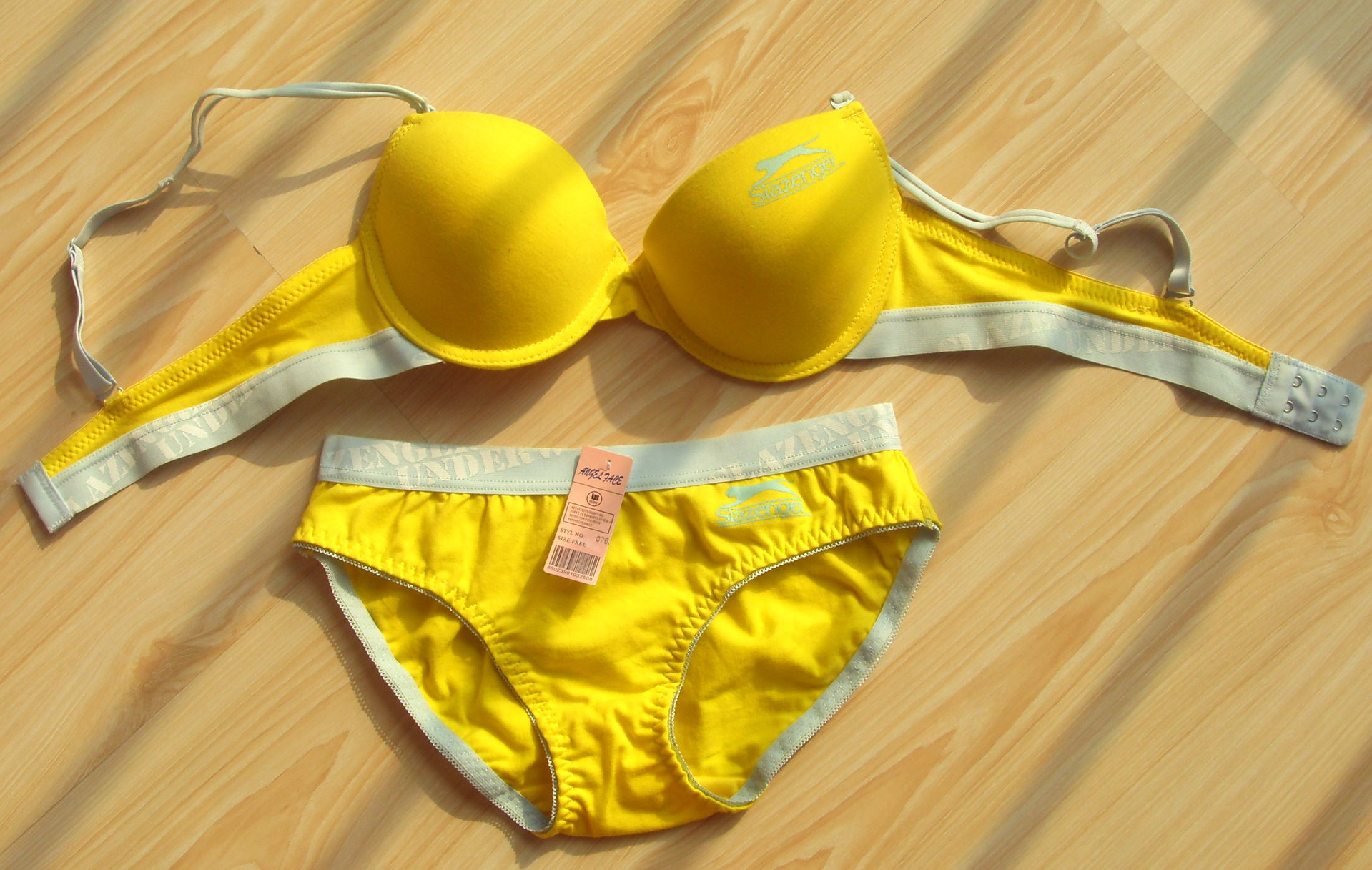 【出口韩国原单精品插片 棉质<em>运动文胸套装</em>】