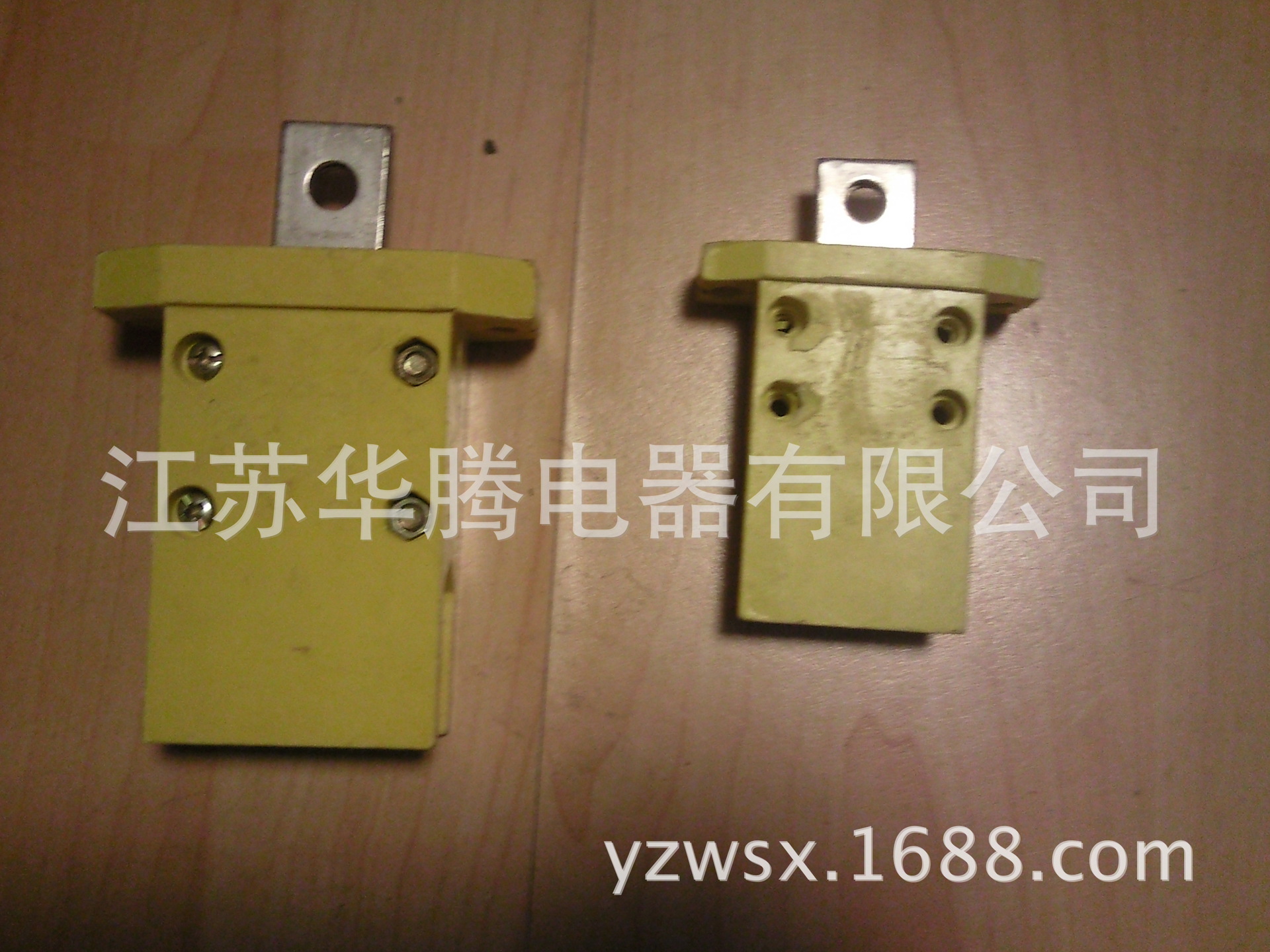 独立型母线槽插接件