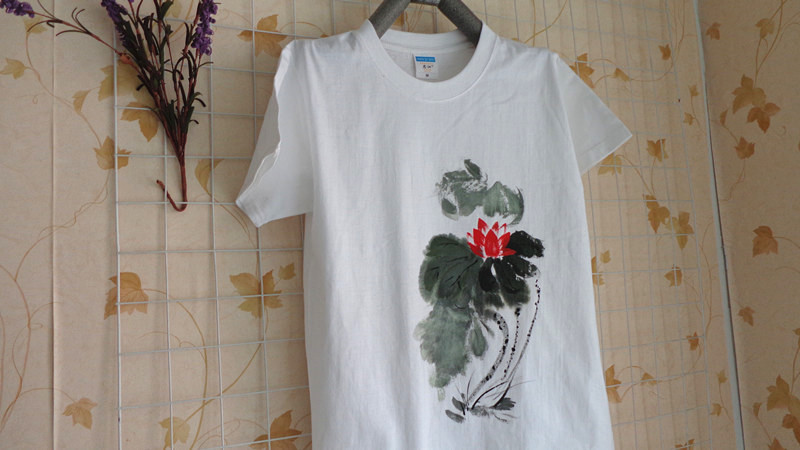 新款手绘T恤衣服非印制非烫画短袖<em>潮流女装</em>个