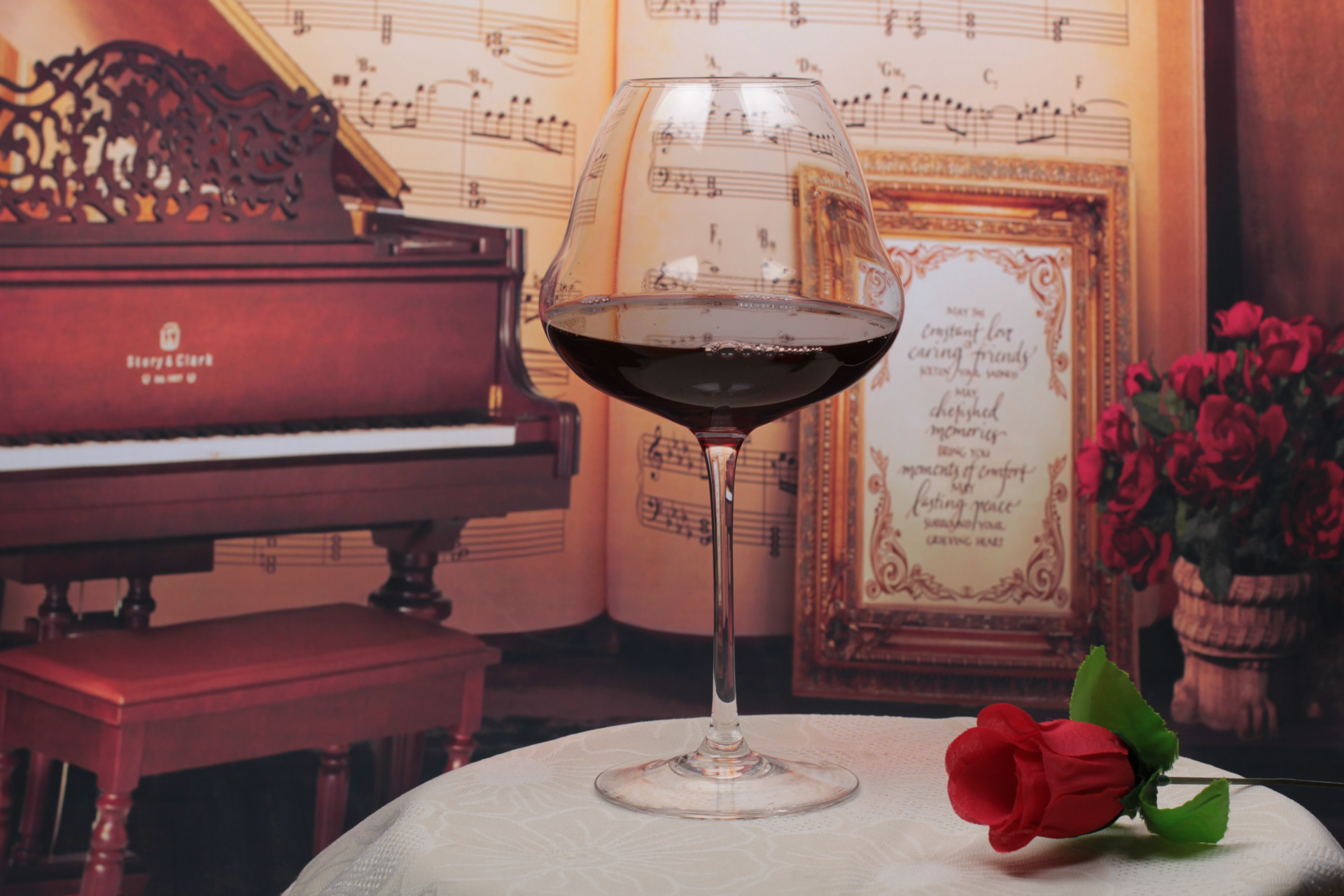 水晶红酒杯_人工吹制无铅水晶勃艮第红酒杯 简约透明高脚红酒杯厂家直销 - 阿里巴巴