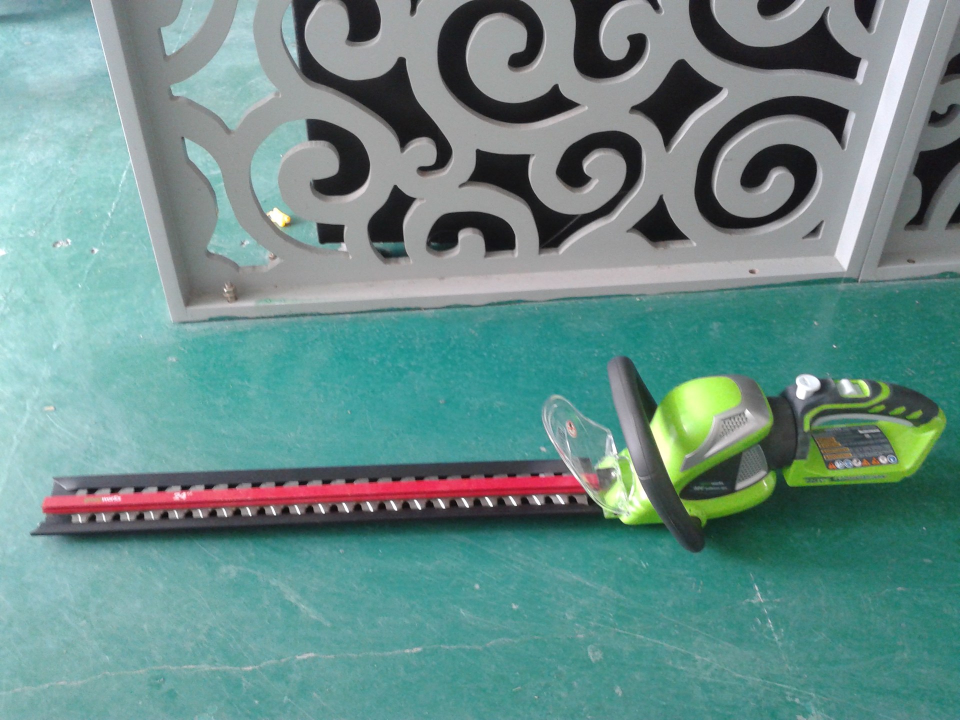 厂家直销 充电式双刃修枝剪 电动绿篱机 剪枝机