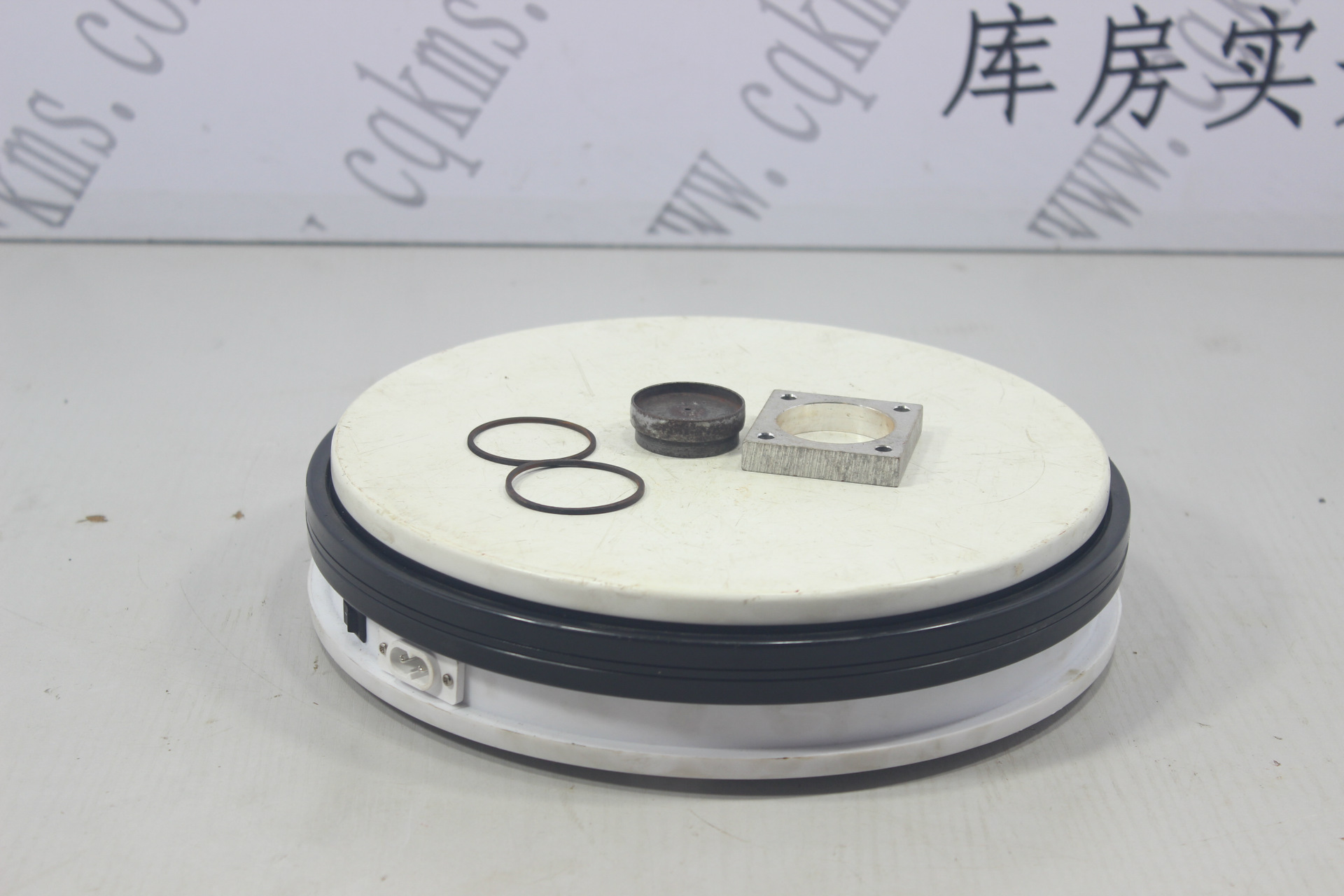 kms00747-3034452-电磁阀阀体-用于N14康明斯发动机-N14-参考规格底长宽4.6cm,底孔径0.4cm,几个孔径分别0.9cm,0.9cm,0.7cm-参考重量0.15kg-0.15kg图片3