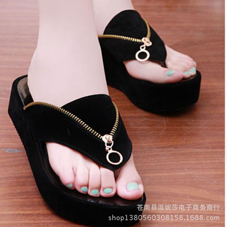 厂家直销 2014款人字拖鞋 <em>夏季女鞋</em> 跛跟松糕拖