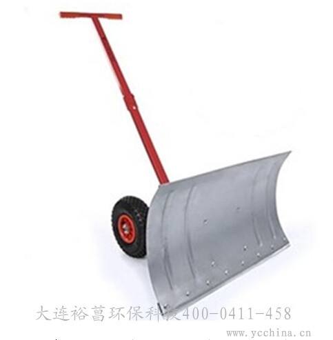 轮式铲雪板